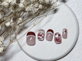 流行りのいちごネイル♪