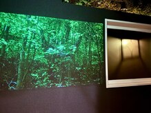 眠れる森のヘッドスパ 千葉店/待ち合いには、大スクリーン♪
