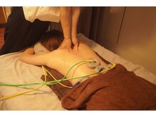 癒しの森の雰囲気（ただ流すだけじゃない！EMSと手技の同時施術で深部から解します!）