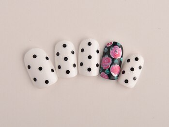 まつげアンドネイル ディアマンローズ(DIAMANT ROSE)/ドットネイル90分6930円