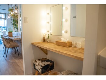 ディアブルー 茅ヶ崎店(diar blue)/清潔感ある明るいパウダールーム