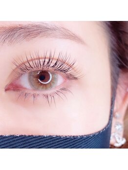 アディクト アイラッシュスタジオ 流山おおたかの森(Addict Eyelash Studio)の写真/人気のバインドロック取り扱い!フラットラッシュとの組み合わせも◎イベントの多い季節こそボリュームeyeに