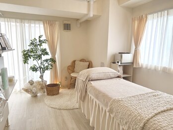 ルアーナエクリュ(Luana ecru)/店内へご案内いたします☆