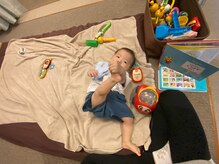 子育てママの整体サロン/施術中のお子様の様子