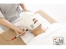 エンビロン 素肌の美しさくせになる！エンビロンでより一層の透明感とハリのある透明感のある肌に！9800円