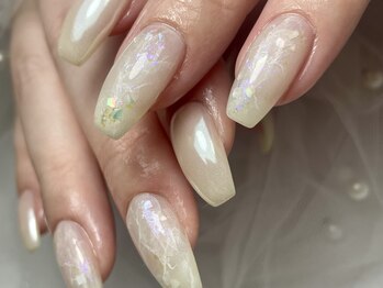 アリィ(Ali'i)/ホワイトネイル立川/ネイル/うる