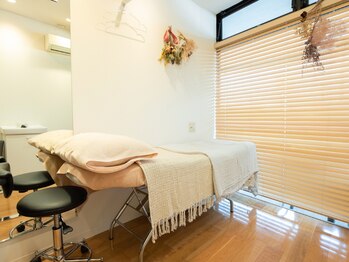 ミーア(mia)の写真/完全個室のプライベートサロンなので周りを気にせずゆったりと寛げる◇まつエク初心者さんにもおすすめ◎