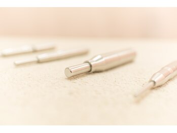 小顔矯正専門店 シンメトリー 梅田/シンメトリーの独自スティック！