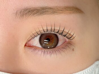 ヌン(nun)の写真/【まつげパーマ　¥5,500】根元から立ち上げ、ナチュラルなカ-ルで最大限の美しさを引き出します♪