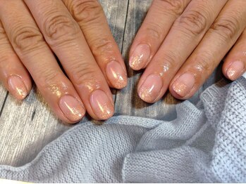 ラウト デコレーションアンドネイルサロン(Lauto Decoration&Nail Salon)/ゴールドラメネイル