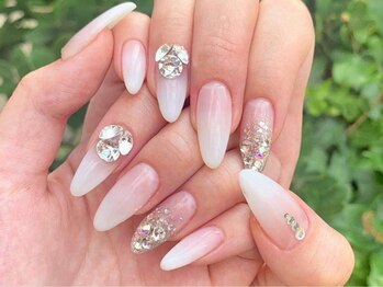 ティナ ネイルスタジオ(Tina Nail Studio)の写真/お気軽にネイルを始めたい方にもオススメ♪オフ代込◎ワンカラー¥3,500円～　カラグラ/ラメグラ¥3,950