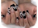 黒フレンチネイル