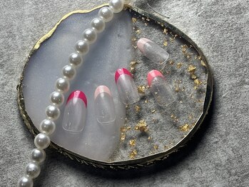 グロス バイ カオ 関内 馬車道(gloss by KAO)/カラーフレンチ　ピンク　