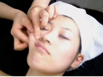 キラ ド オカヤマ/小顔顔筋マッサージ