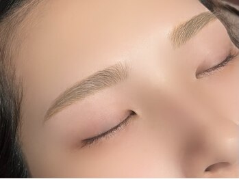 ウミウミアイラッシュ(UMIUMI EYELASH)の写真/【メンズ・レディース大歓迎】目元悩みはプロにお任せ☆お客様の骨格やお好みに合わせてデザインをご提案♪