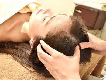 まめ鍼灸院の写真/【人気★強髪鍼灸】髪のボリューム/細さ/抜け毛のお悩みに◎頭皮鍼で血流UP&毛根への美容液導入で育毛促進!