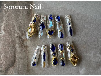 ソロルル ネイル(Sororuru Nail)/キラキラビジューデザイン