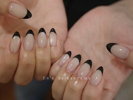 大人フレンチ[ジェルネイル]