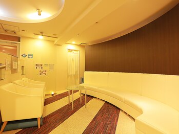 ホットヨガサロン ラビエ 神楽坂店/待合スペース