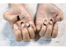 リーヴェ(Riebe)/くねくねレオパード