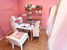 オーナー｜ネイリスト　Ayaka 施術デスク