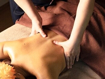ユウフクサロン(yufuku salon)/オイルマッサージ/強もみ/強圧