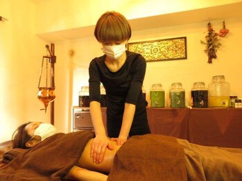 セレンディップ(Seren Dip)/ハーブオイル使用全身アビヤンガ