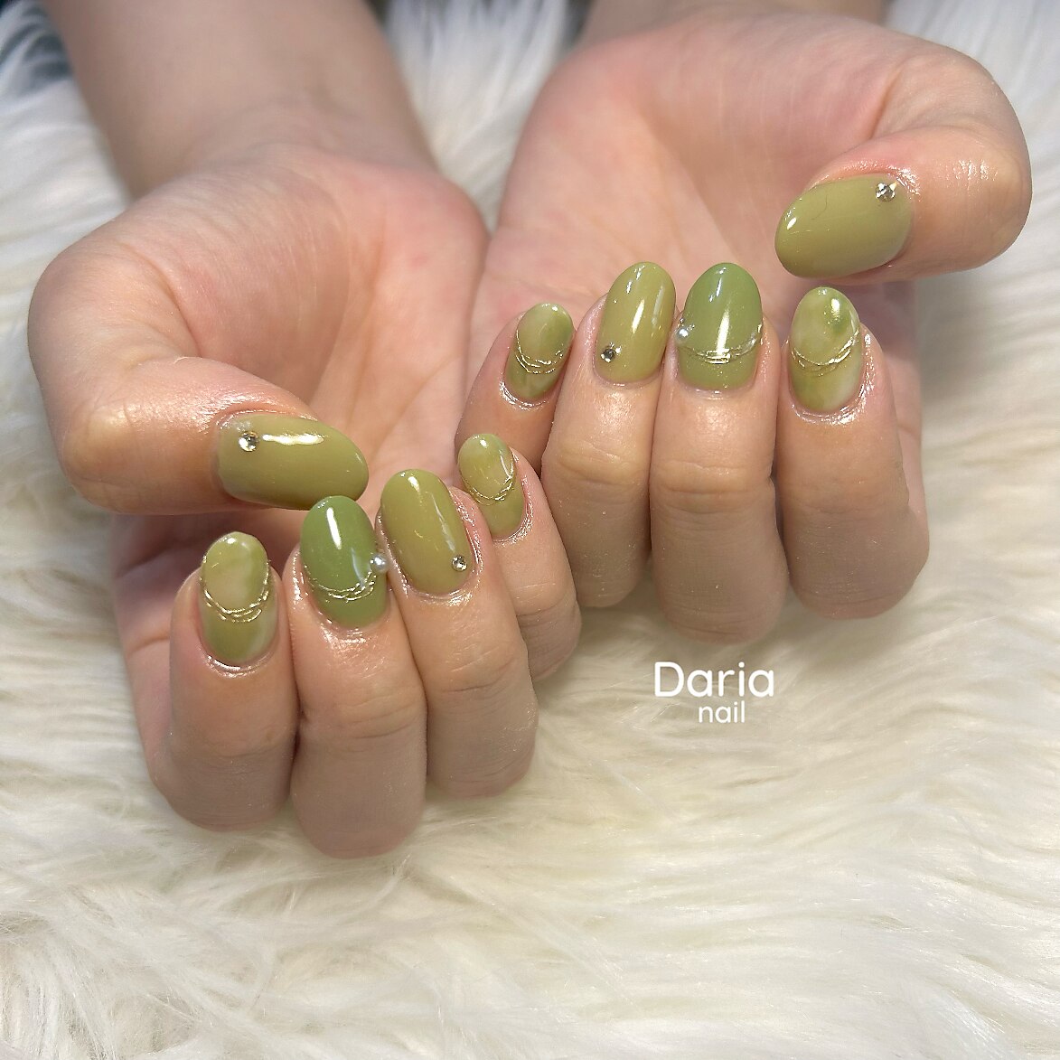 抹茶ラテ ネイルチップ 2026年冬トレンド】抹茶のネイルデザイン集｜人気順