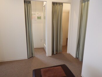 リラク 目黒店 (ReRaKu)/広々とした更衣室　/目黒