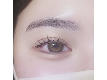 ムニ(muni)/印象的な目元に