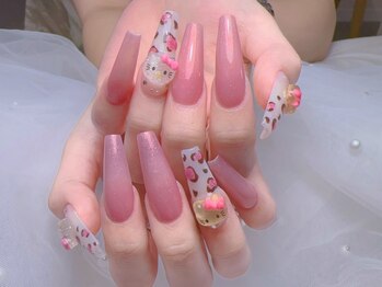 クイーンズネイルサロン(Queen's nail salon)/4本持ち込みデザイン