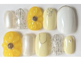 ひまわりネイル ニュアンス