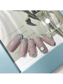 10月大人可愛いおでかけネイル