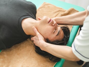 Kアプローチ三重桑名研究所 操整堂の写真/【仕事疲れ・肩こり・猫背に悩む男性必見！】デスクワークや運動不足でガチガチに固まってしまった身体に。