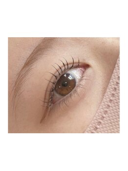 ナチュラル上品な目元にしたい