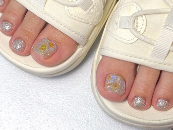 モルフォ 千駄ヶ谷(Morpho)/キラキラビジューフットネイル