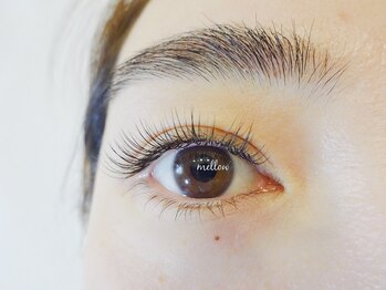 メロウアイラッシュ(mellow eyelash)/上のみ120本（両目）