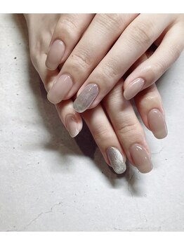 ラグネル(Luxnal)/大人キラキラシンプルネイル