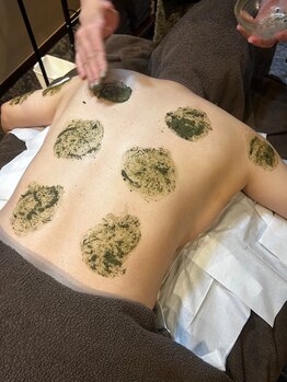 ティアラ 西岐阜店(TIARA)/背中・二の腕のハーブピーリング