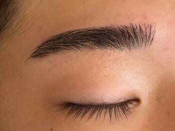 フォルマ(FORMA)の写真/【眉毛WAXで垢抜け＆清潔感UP！】口コミ高評価の美容室内に半個室アイサロンが併設★メンズにもおすすめ◎