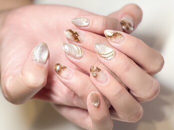 ネイルサロン クリスタルリーフ(Nailsalon Crystal Leaf)/マグネットネイル