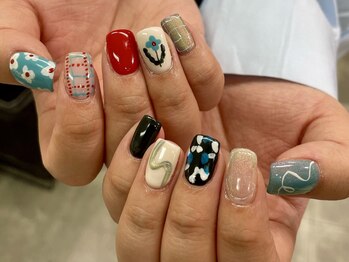 イビズ 新宿店(eviz)/ちぐはぐネイル