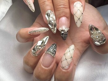 シェリエット(Cherite)の写真/《カラー・パーツが豊富》個性溢れる指先に♪お好みのデザインを選んで、お客様の理想のネイルを実現☆