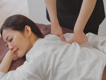 リハイロ(REHAIRO)の写真/違和感を感じたら早めの対処が大事！デスクワークやスマホ疲れなど首や肩のつらさを感じる方にオススメ！