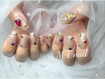 エムティーネイル(M.T nail)の写真/トレンドを抑えたデザインで、大人カワイイネイルを☆カラーやパーツも多数ご用意しています!
