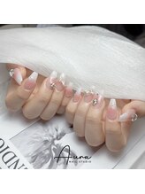 オーラネイル(Aura Nail)/エレガント白ネイル