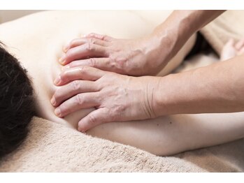 カブール三宮/肩甲骨マッサージ