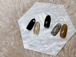 2025年干支ネイルパイソン柄♪