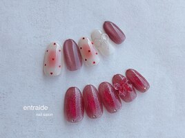 ピンクチーク×ハートネイル