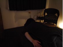 イーグレイス(E-GRACE)/施術中は間接照明のみ